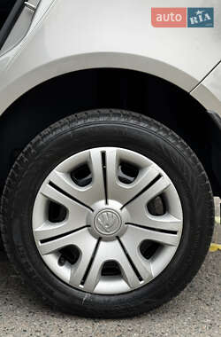 Хэтчбек Skoda Fabia 2013 в 