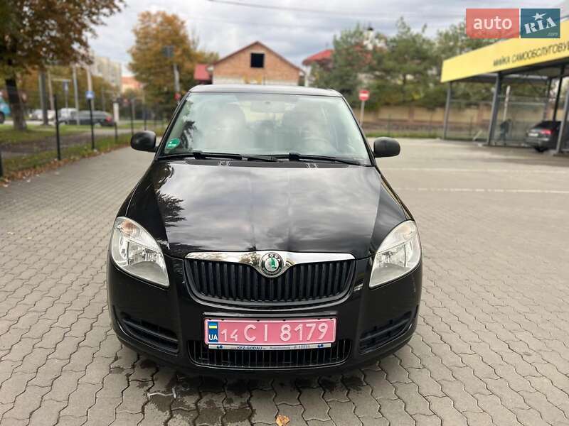 Хэтчбек Skoda Fabia 2008 в Луцке