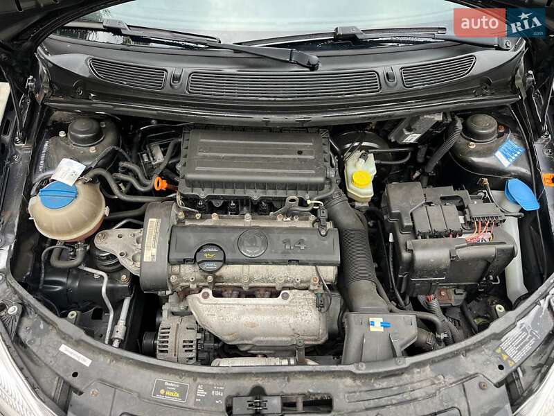 Хэтчбек Skoda Fabia 2008 в Луцке