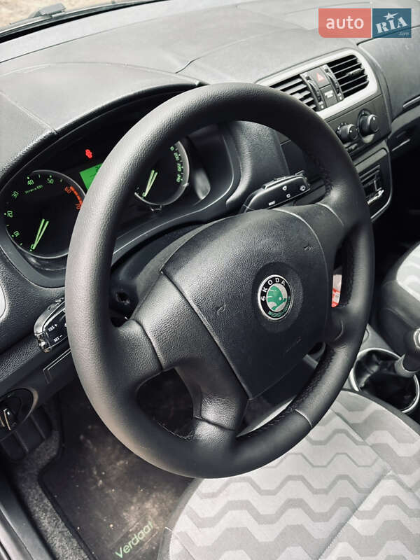Хэтчбек Skoda Fabia 2008 в Солоницевке