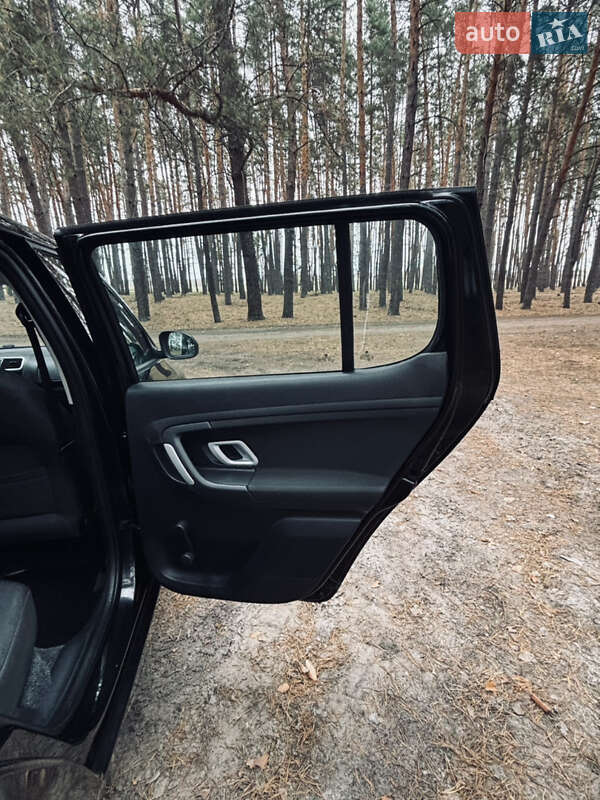 Хэтчбек Skoda Fabia 2008 в Солоницевке