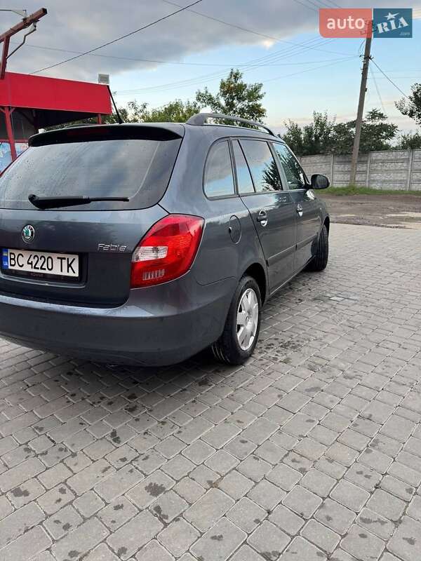 Универсал Skoda Fabia 2011 в Каменке-Бугской