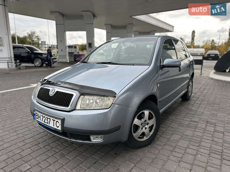 Хэтчбек Skoda Fabia 2002 в 