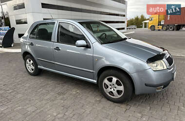 Хэтчбек Skoda Fabia 2002 в 