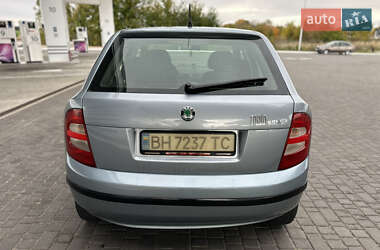 Хэтчбек Skoda Fabia 2002 в 