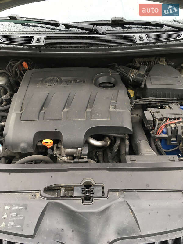 Хетчбек Skoda Fabia 2010 в Первомайську