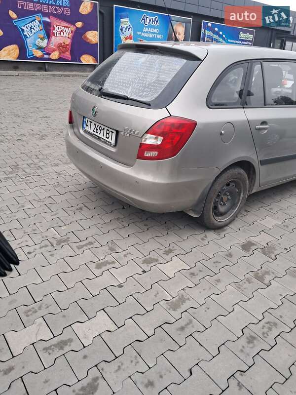 Хэтчбек Skoda Fabia 2011 в Бурштыне
