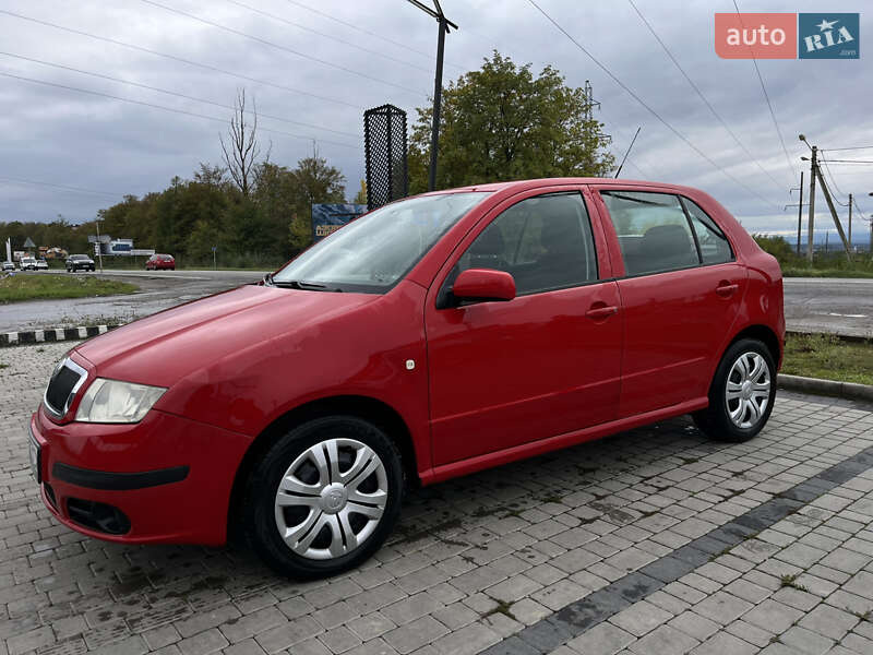 Хэтчбек Skoda Fabia 2006 в Долине