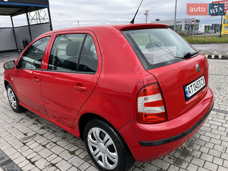 Хэтчбек Skoda Fabia 2006 в Долине