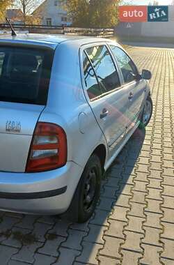 Хэтчбек Skoda Fabia 2001 в  фото 5 Хэтчбек Skoda Fabia 2001 в