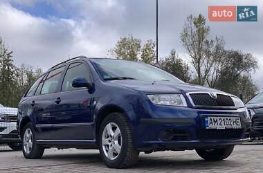 Хэтчбек Skoda Fabia 2006 в  фото 11 Хэтчбек Skoda Fabia 2006 в