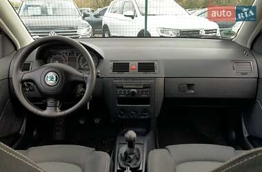 Хэтчбек Skoda Fabia 2006 в  фото 36 Хэтчбек Skoda Fabia 2006 в