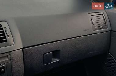 Хэтчбек Skoda Fabia 2006 в  фото 48 Хэтчбек Skoda Fabia 2006 в