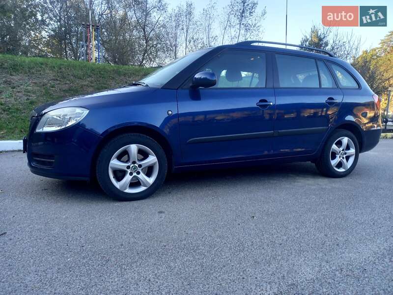 Універсал Skoda Fabia 2009 в Львові