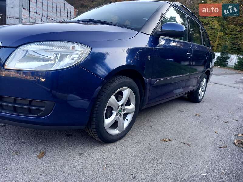 Універсал Skoda Fabia 2009 в Львові