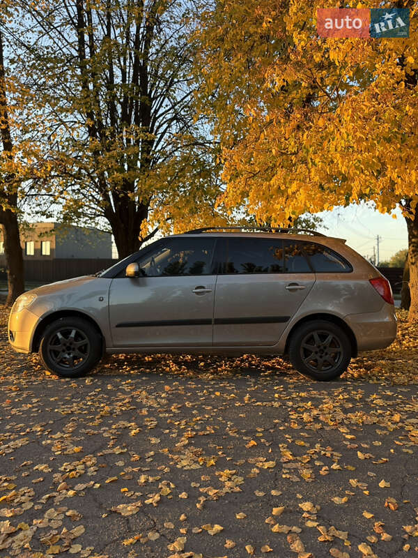 Универсал Skoda Fabia 2008 в Полтаве
