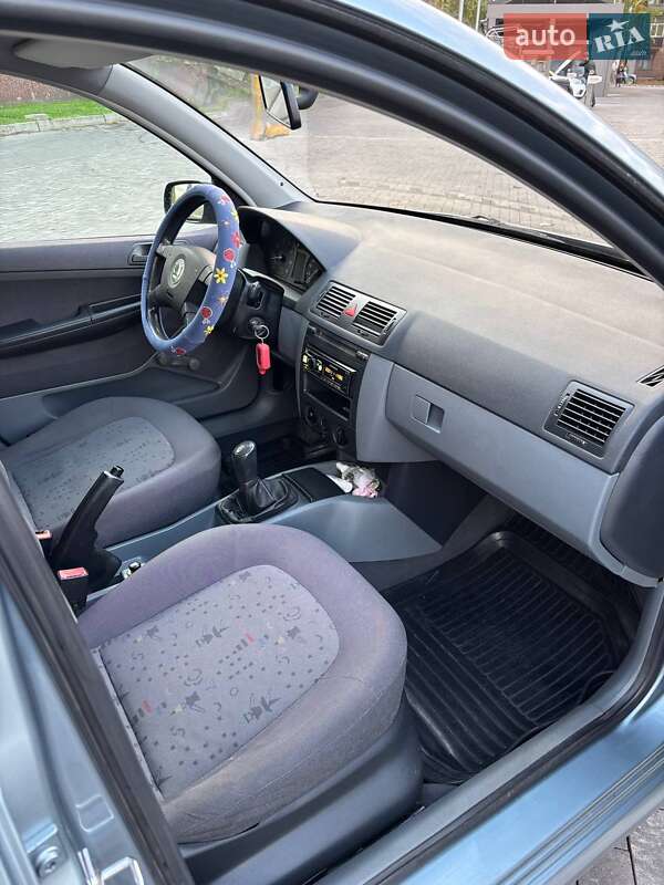 Хетчбек Skoda Fabia 2002 в Кривому Розі фото 12 Хетчбек Skoda Fabia 2002 в Кривому Розі