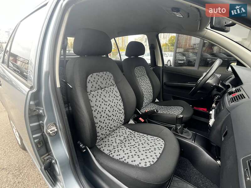 Седан Skoda Fabia 2006 в Києві фото 11 Седан Skoda Fabia 2006 в Києві