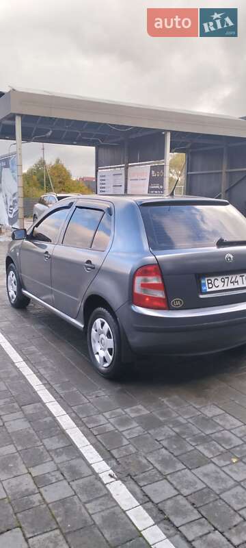 Хэтчбек Skoda Fabia 2005 в Каменке-Бугской
