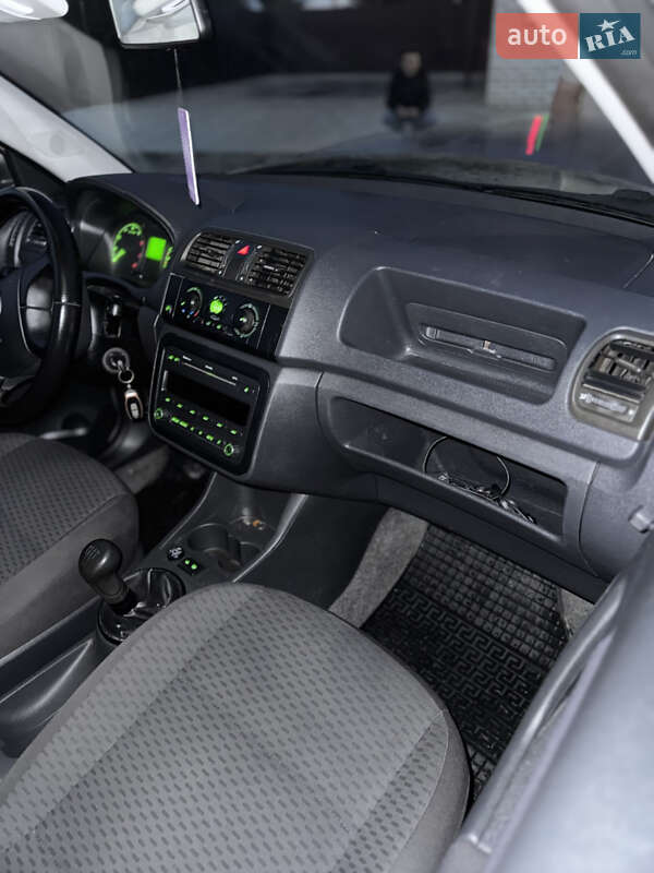 Хетчбек Skoda Fabia 2008 в Перегінське