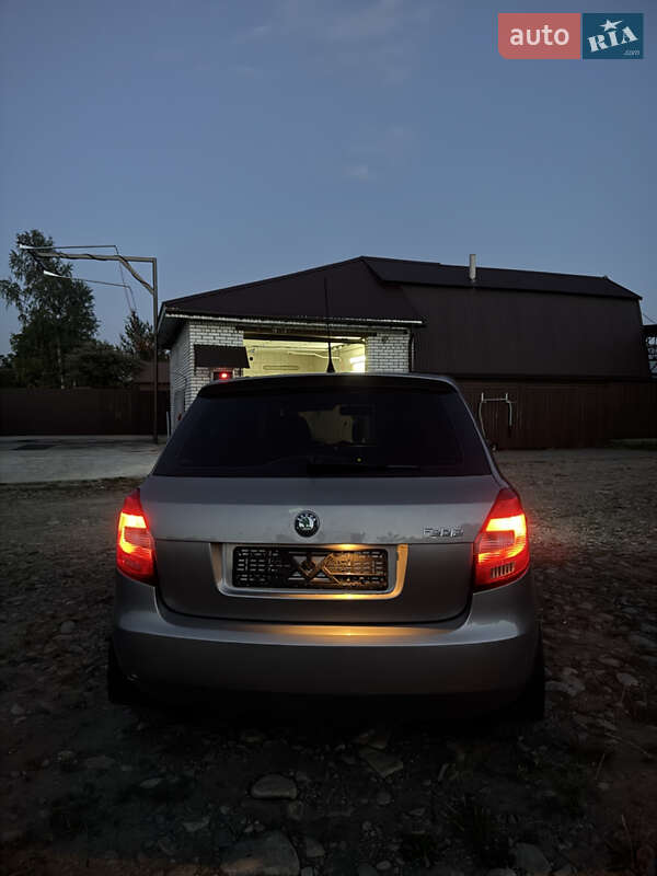 Хетчбек Skoda Fabia 2008 в Перегінське