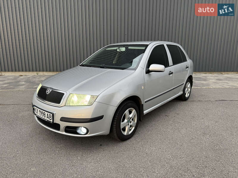 Хэтчбек Skoda Fabia 2006 в 