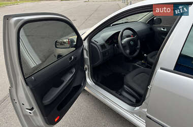 Хэтчбек Skoda Fabia 2006 в 