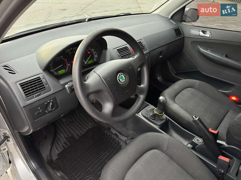 Хетчбек Skoda Fabia 2006 в Харкові