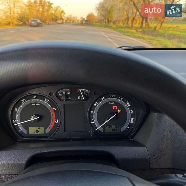 Хэтчбек Skoda Fabia 2006 в Виннице