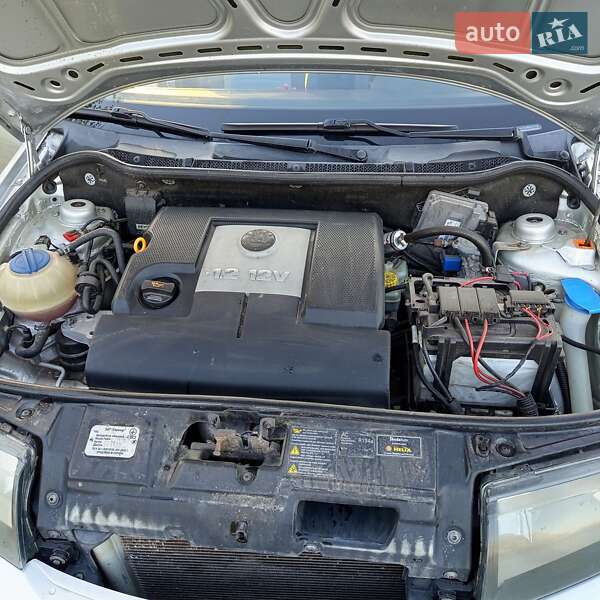 Хэтчбек Skoda Fabia 2006 в Виннице