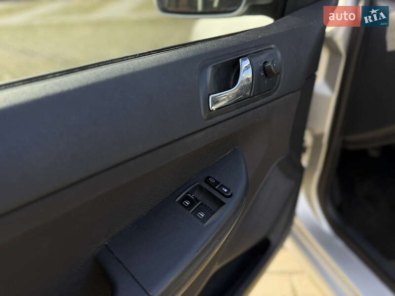 Универсал Skoda Fabia 2004 в Харькове