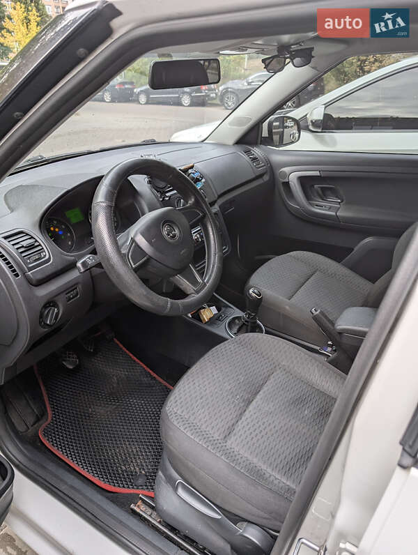 Хэтчбек Skoda Fabia 2014 в Киеве