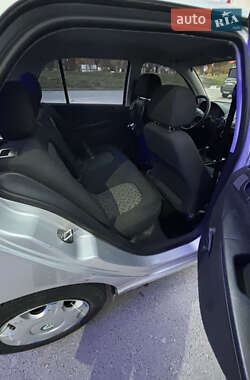 Хэтчбек Skoda Fabia 2006 в  фото 4 Хэтчбек Skoda Fabia 2006 в