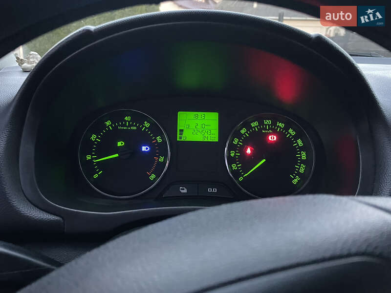 Хэтчбек Skoda Fabia 2010 в Ивано-Франковске