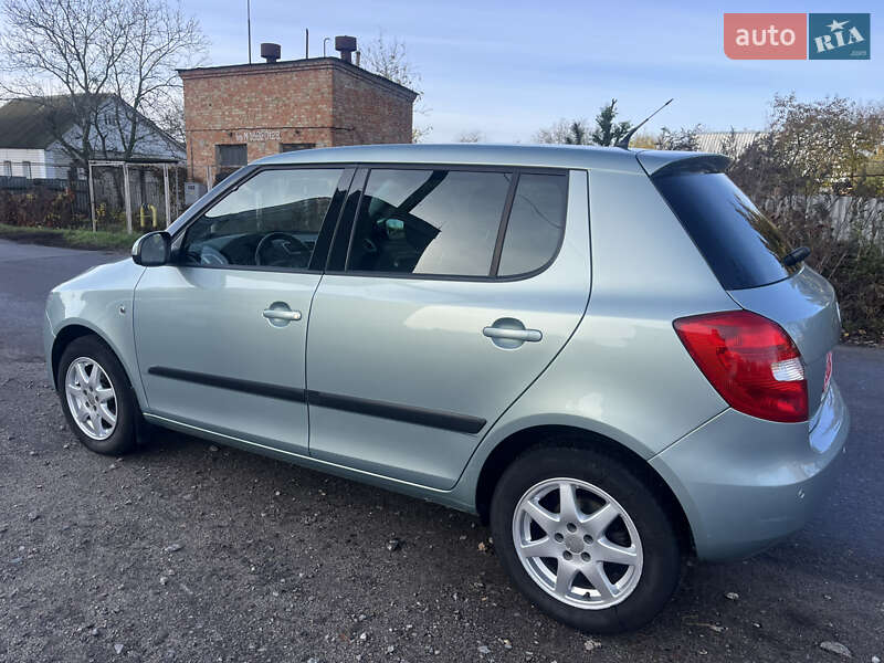 Хэтчбек Skoda Fabia 2010 в Ахтырке фото 18 Хэтчбек Skoda Fabia 2010 в Ахтырке