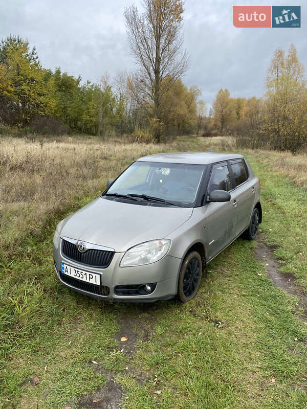 Хэтчбек Skoda Fabia 2007 в Барышевке фото Хэтчбек Skoda Fabia 2007 в Барышевке