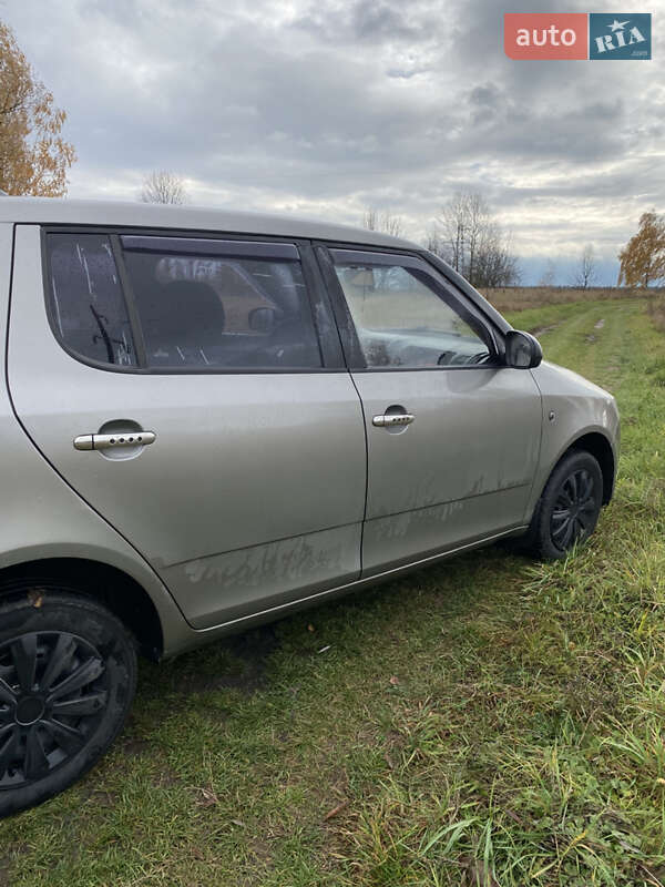 Хэтчбек Skoda Fabia 2007 в Барышевке фото 15 Хэтчбек Skoda Fabia 2007 в Барышевке