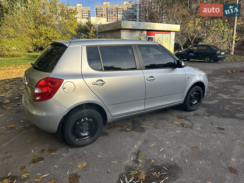 Хэтчбек Skoda Fabia 2011 в Киеве фото 5 Хэтчбек Skoda Fabia 2011 в Киеве