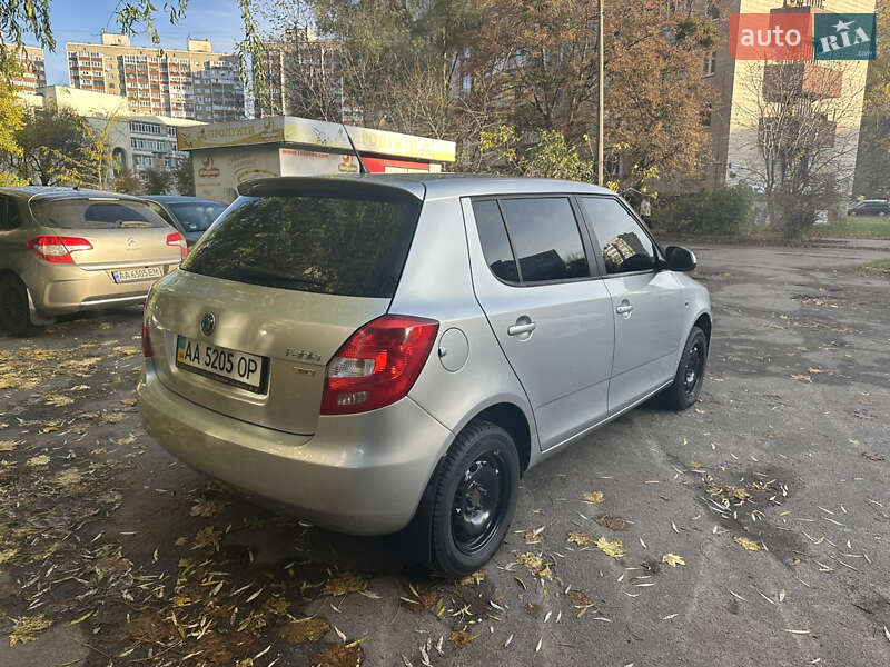 Хэтчбек Skoda Fabia 2011 в Киеве фото 10 Хэтчбек Skoda Fabia 2011 в Киеве