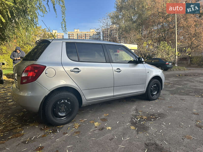 Хэтчбек Skoda Fabia 2011 в Киеве фото 15 Хэтчбек Skoda Fabia 2011 в Киеве