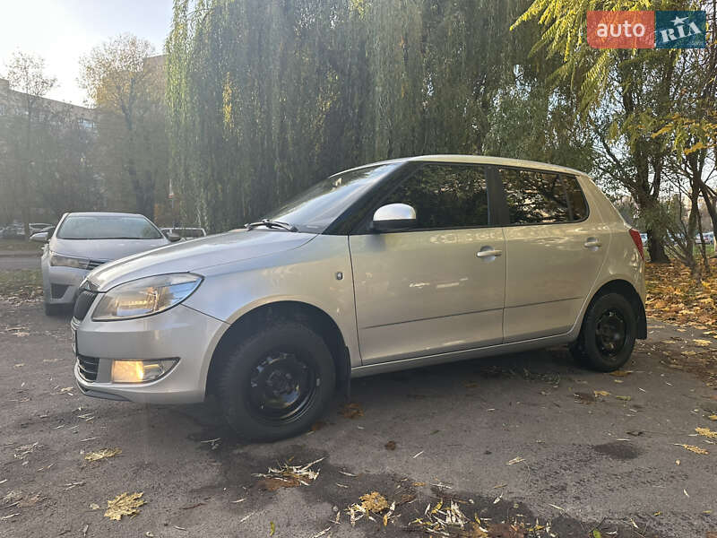 Хэтчбек Skoda Fabia 2011 в Киеве фото 20 Хэтчбек Skoda Fabia 2011 в Киеве