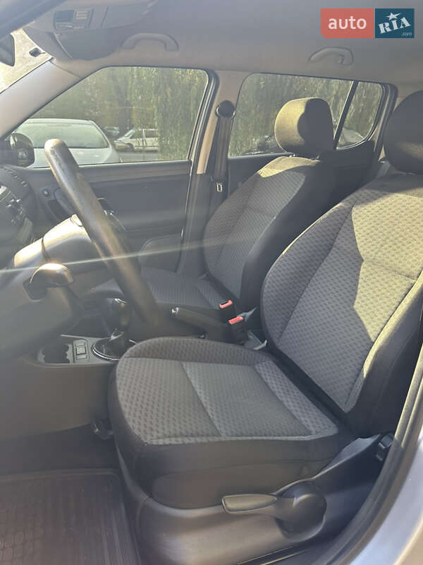 Хэтчбек Skoda Fabia 2011 в Киеве фото 25 Хэтчбек Skoda Fabia 2011 в Киеве