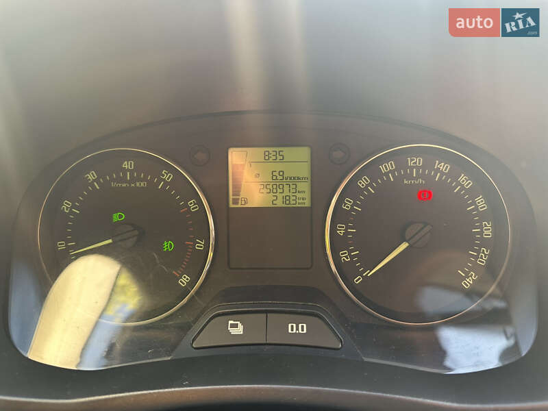 Хэтчбек Skoda Fabia 2011 в Киеве фото 29 Хэтчбек Skoda Fabia 2011 в Киеве