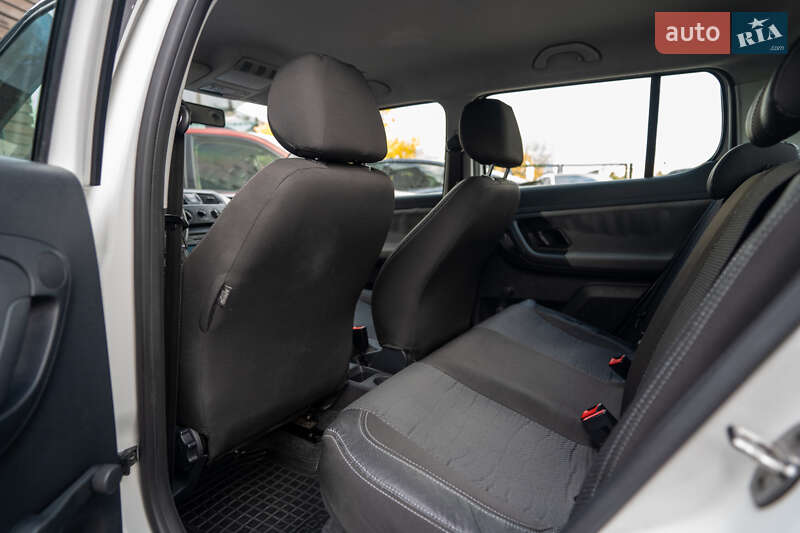 Хэтчбек Skoda Fabia 2011 в Киеве