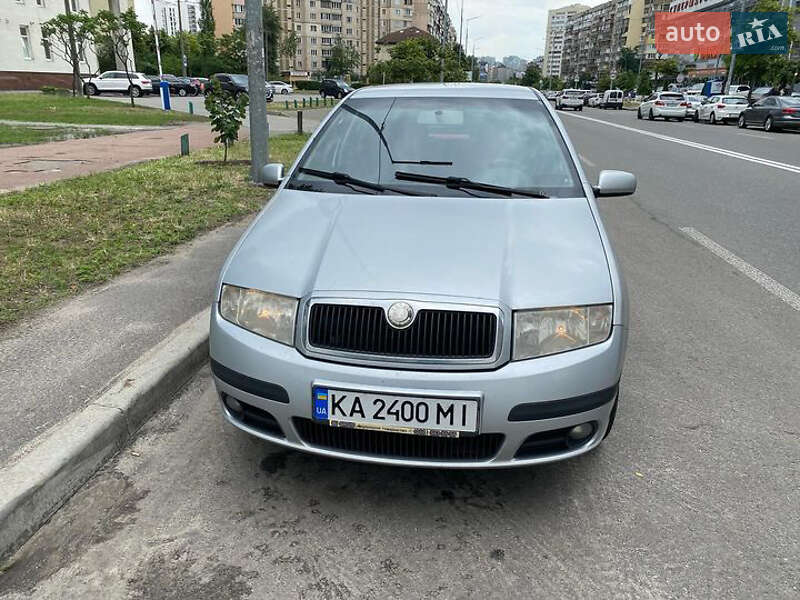 Седан Skoda Fabia 2007 в Киеве