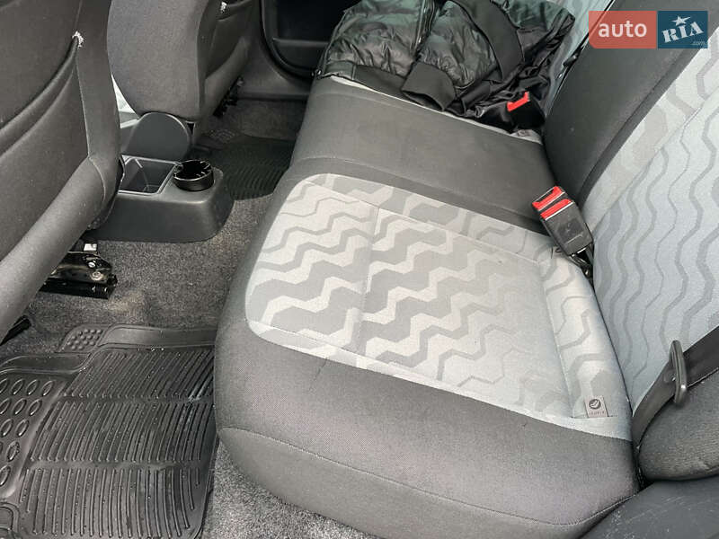 Универсал Skoda Fabia 2009 в Виноградове фото 40 Универсал Skoda Fabia 2009 в Виноградове