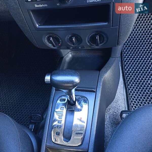 Хэтчбек Skoda Fabia 2007 в Черновцах