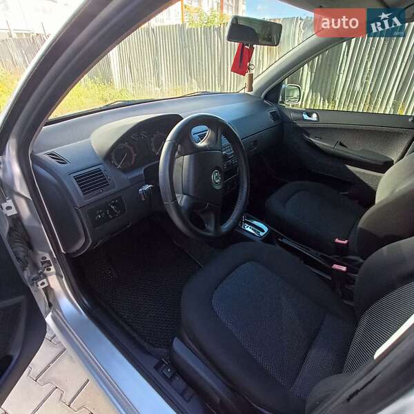 Хэтчбек Skoda Fabia 2007 в Черновцах