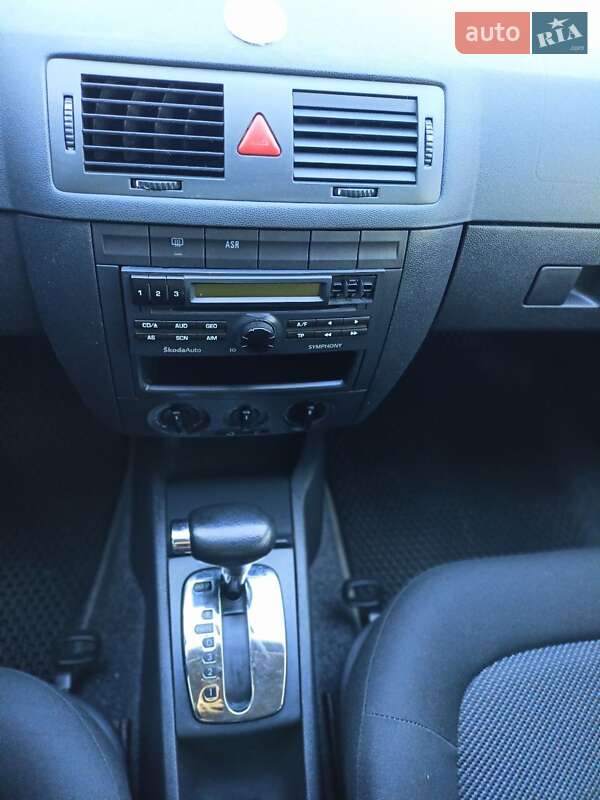 Хэтчбек Skoda Fabia 2007 в Черновцах