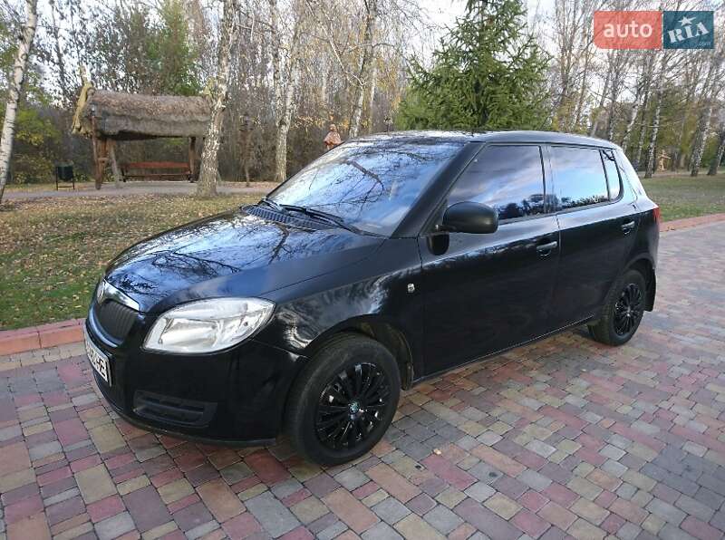 Хэтчбек Skoda Fabia 2008 в Миргороде